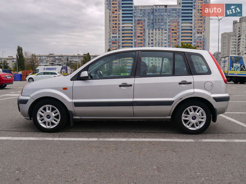 Хетчбек Ford Fusion 2008 в Києві
