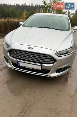 Седан Ford Fusion 2015 в 