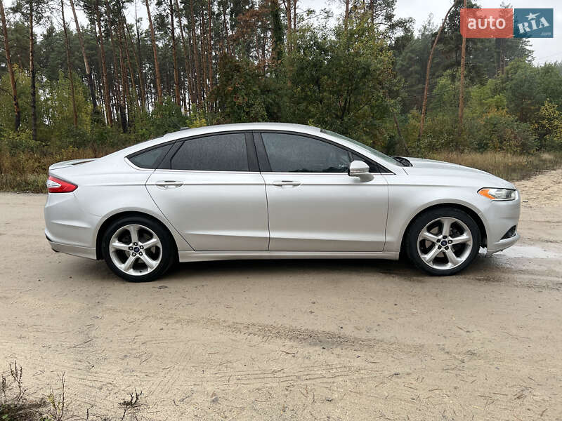 Седан Ford Fusion 2015 в Ирпене