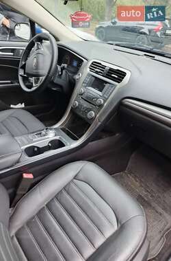 Седан Ford Fusion 2018 в 