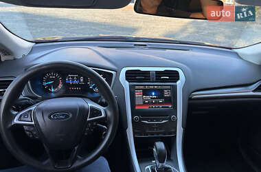 Седан Ford Fusion 2014 в 