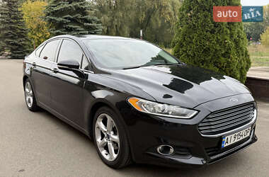 Седан Ford Fusion 2015 в 
