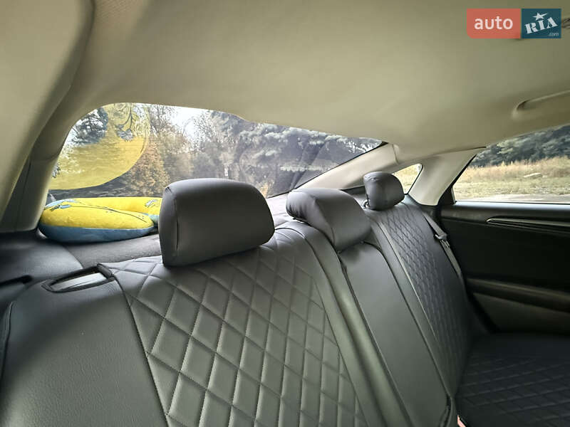 Седан Ford Fusion 2015 в Киеве