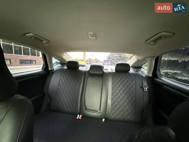 Седан Ford Fusion 2015 в Киеве