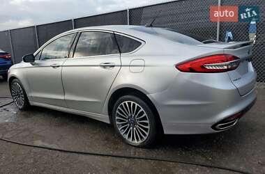 Седан Ford Fusion 2018 в 