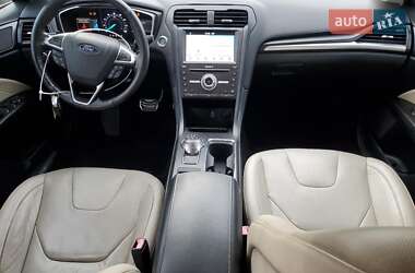 Седан Ford Fusion 2018 в 
