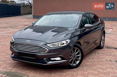 Седан Ford Fusion 2017 в 
