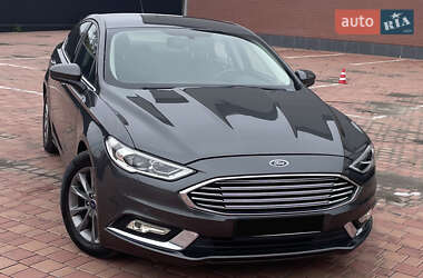 Седан Ford Fusion 2017 в 