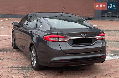 Седан Ford Fusion 2017 в 