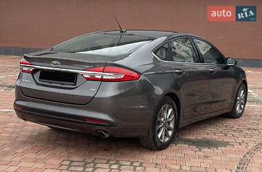 Седан Ford Fusion 2017 в 