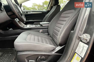 Седан Ford Fusion 2017 в 