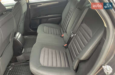 Седан Ford Fusion 2017 в 