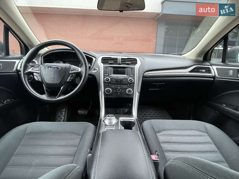 Седан Ford Fusion 2017 в Одесі