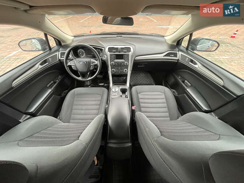 Седан Ford Fusion 2017 в Одесі