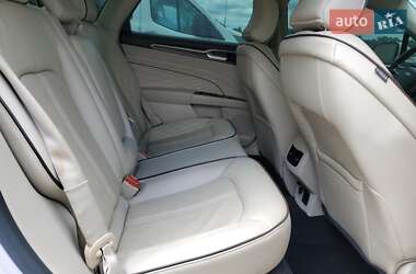 Седан Ford Fusion 2017 в 