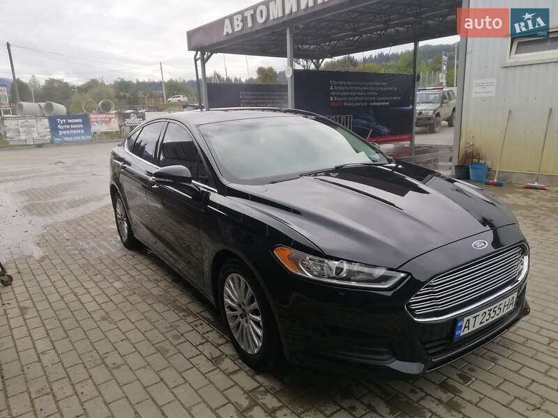 Седан Ford Fusion 2014 в Верховине