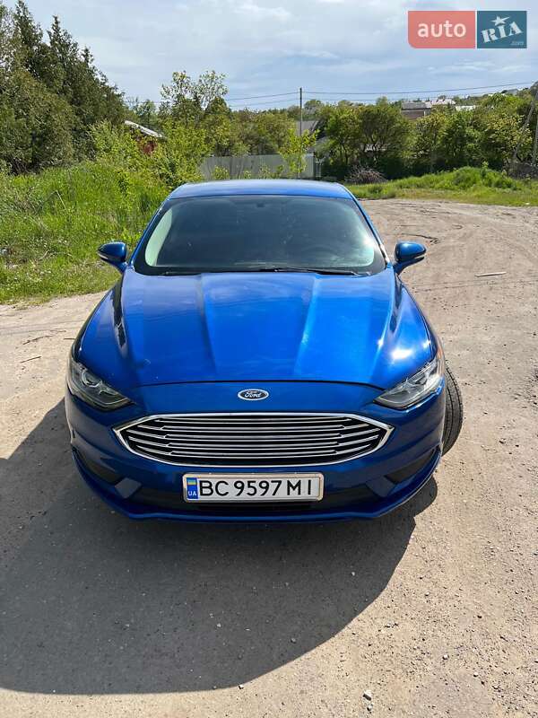 Седан Ford Fusion 2018 в Золочеві