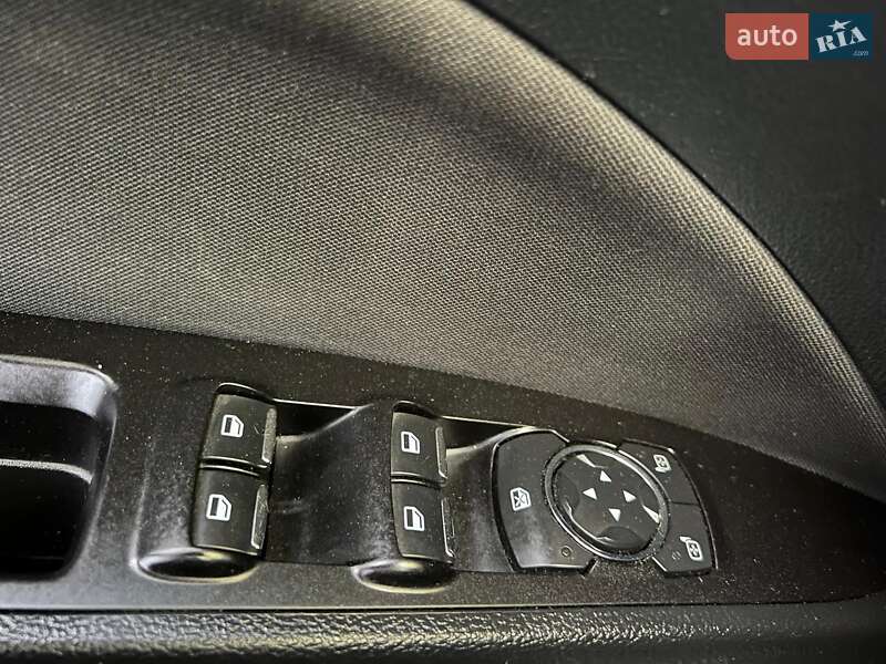 Седан Ford Fusion 2018 в Золочеві