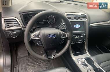 Седан Ford Fusion 2020 в 
