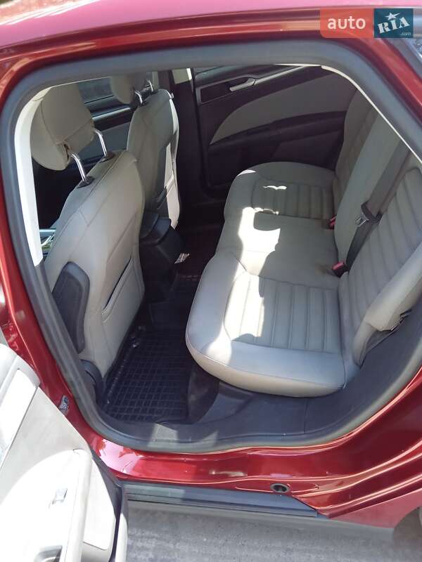 Седан Ford Fusion 2013 в Львові