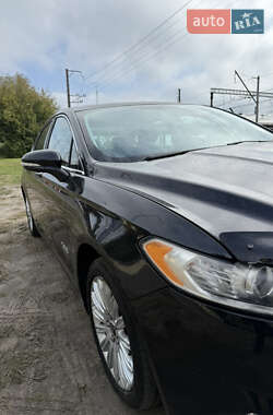 Седан Ford Fusion 2014 в 