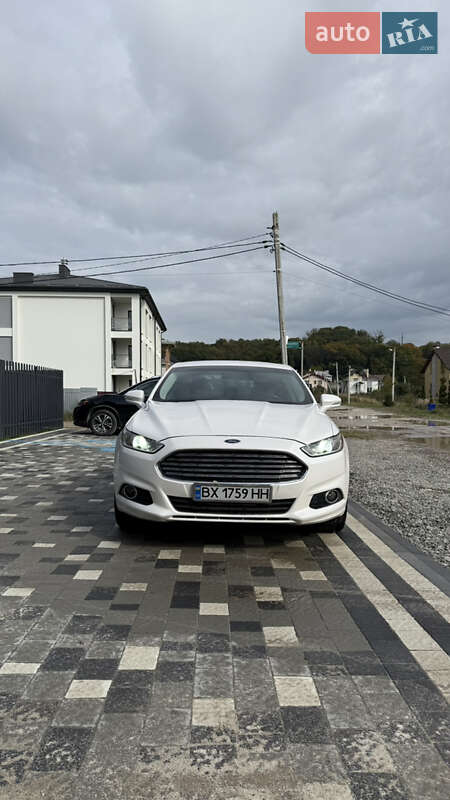 Седан Ford Fusion 2014 в Львові