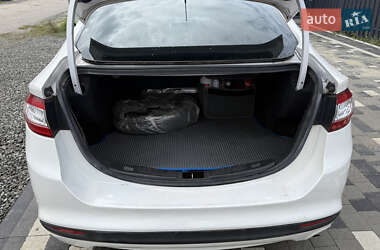 Седан Ford Fusion 2014 в 
