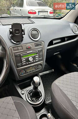 Хэтчбек Ford Fusion 2008 в 