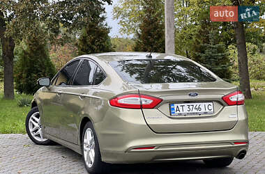 Седан Ford Fusion 2012 в 