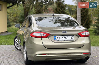Седан Ford Fusion 2012 в 