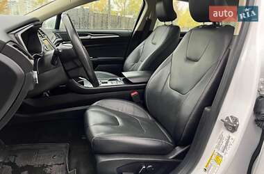 Седан Ford Fusion 2019 в 
