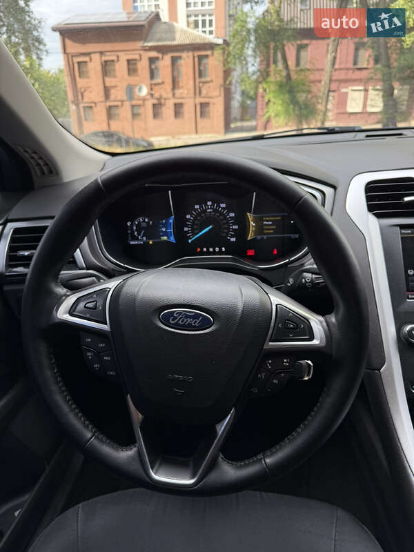 Седан Ford Fusion 2014 в Дніпрі