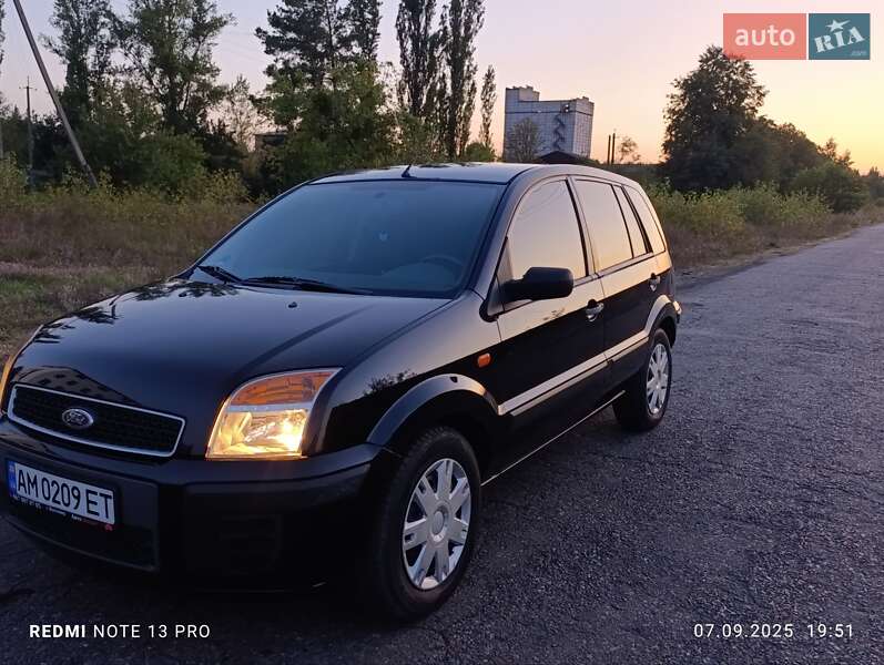 Хэтчбек Ford Fusion 2005 в Радомышле