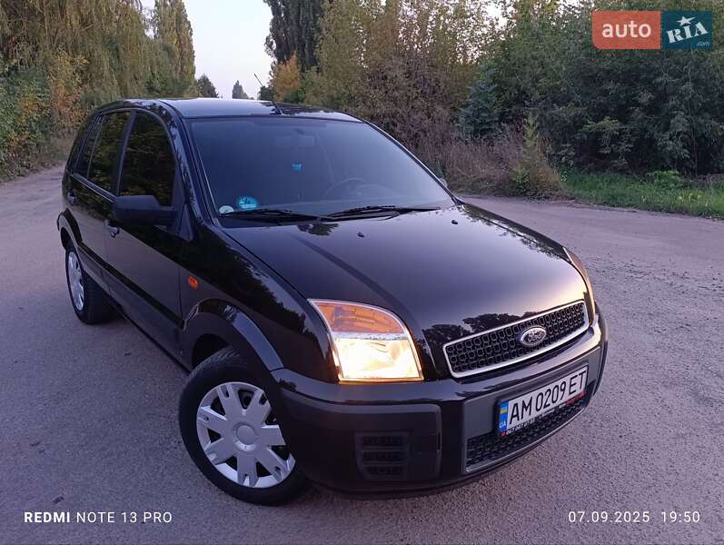Хэтчбек Ford Fusion 2005 в Радомышле