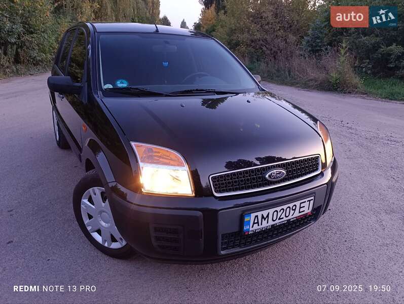Хэтчбек Ford Fusion 2005 в Радомышле