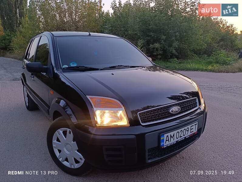 Хэтчбек Ford Fusion 2005 в Радомышле