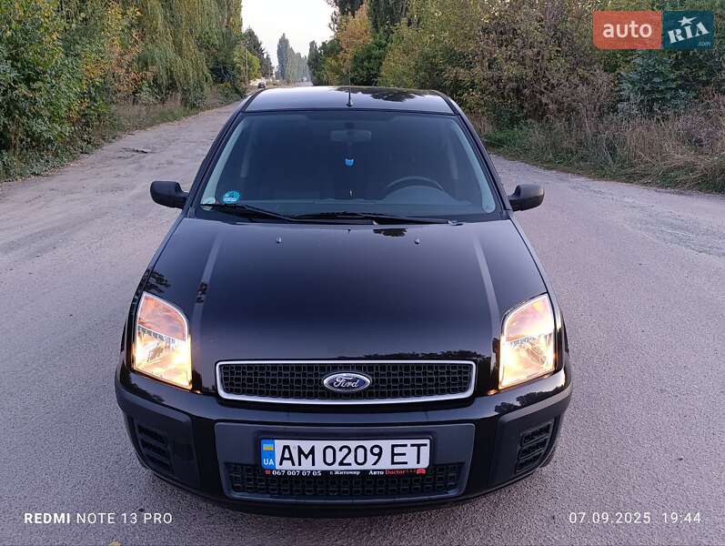 Хэтчбек Ford Fusion 2005 в Радомышле