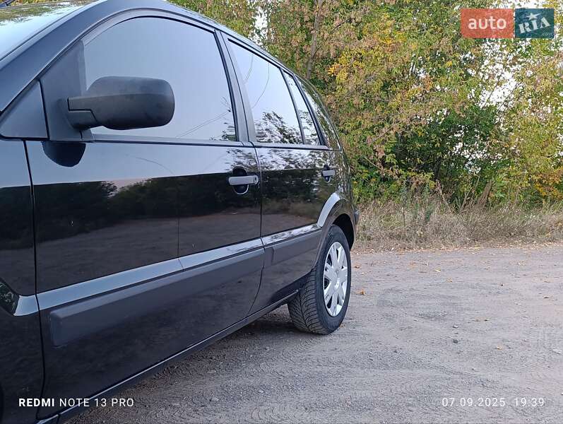 Хэтчбек Ford Fusion 2005 в Радомышле