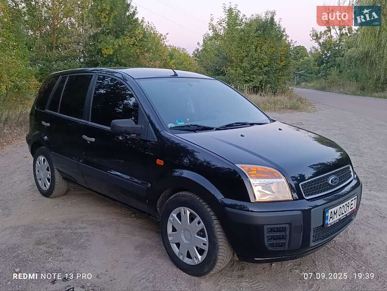 Хэтчбек Ford Fusion 2005 в Радомышле