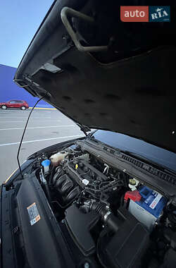 Седан Ford Fusion 2013 в 