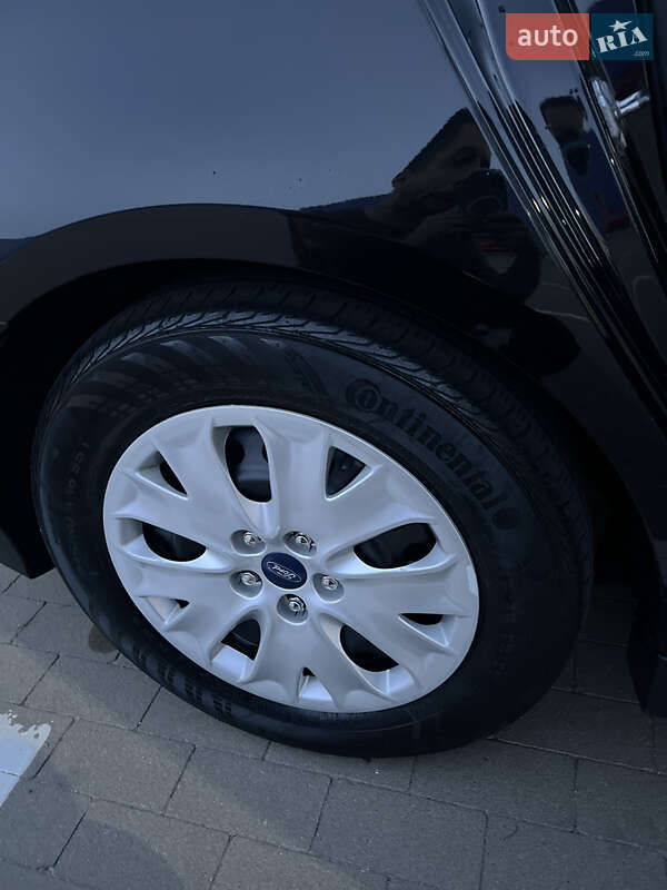 Седан Ford Fusion 2013 в Сумах
