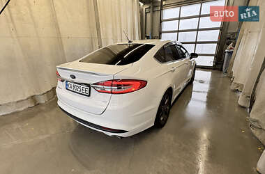 Седан Ford Fusion 2018 в 