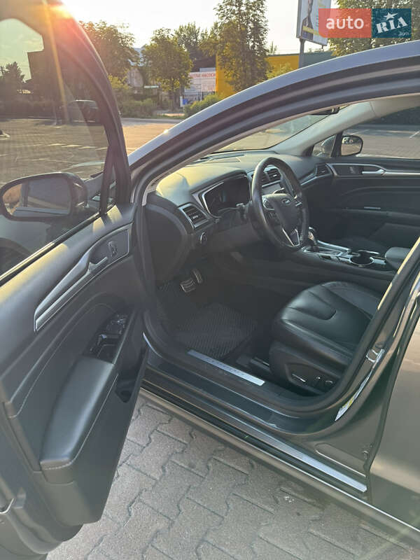 Седан Ford Fusion 2014 в Житомирі