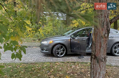 Седан Ford Fusion 2015 в 