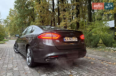 Седан Ford Fusion 2015 в 