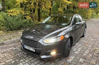 Седан Ford Fusion 2015 в 