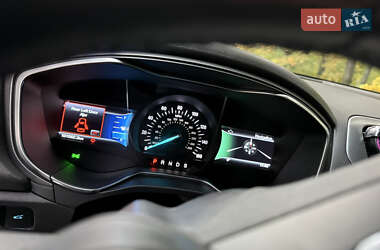 Седан Ford Fusion 2015 в 
