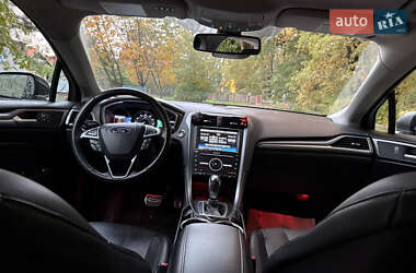 Седан Ford Fusion 2015 в 