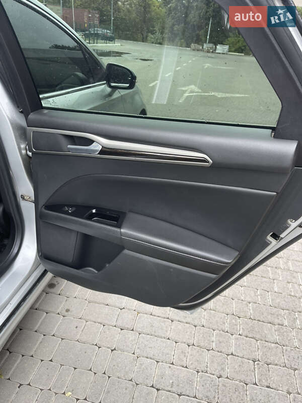Седан Ford Fusion 2014 в Одесі