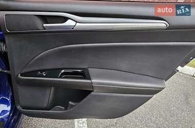 Седан Ford Fusion 2015 в 